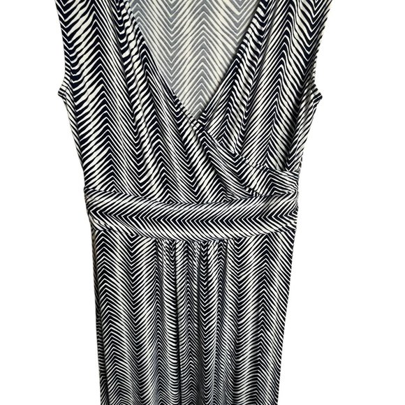 Talbots Sleeveless Chevron Stripe Maxi Dress Stretch Navy Blue White Size Medium - Picture 5 of 9